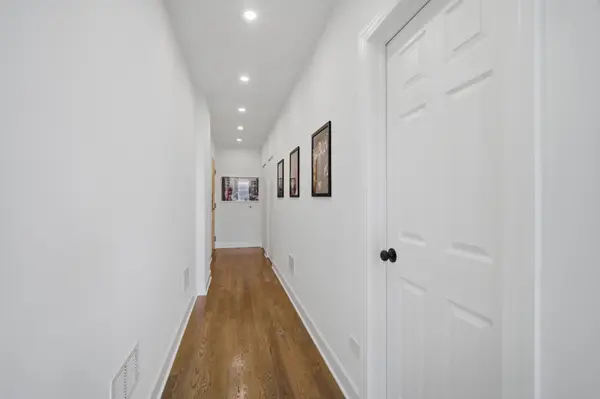 2700 W Belmont AVE #403, Chicago, IL 60618
