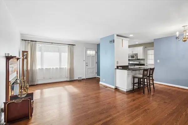 206 N Lincoln LN, Arlington Heights, IL 60004