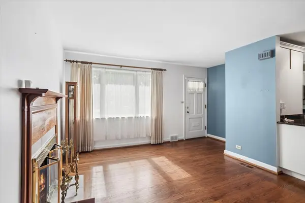 206 N Lincoln LN, Arlington Heights, IL 60004
