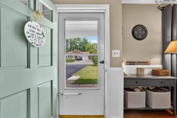 249 Hickory LN, Antioch, IL 60002