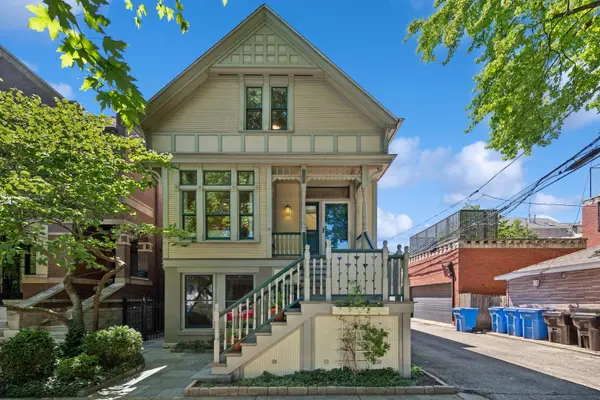 3744 N Bosworth AVE, Chicago, IL 60613