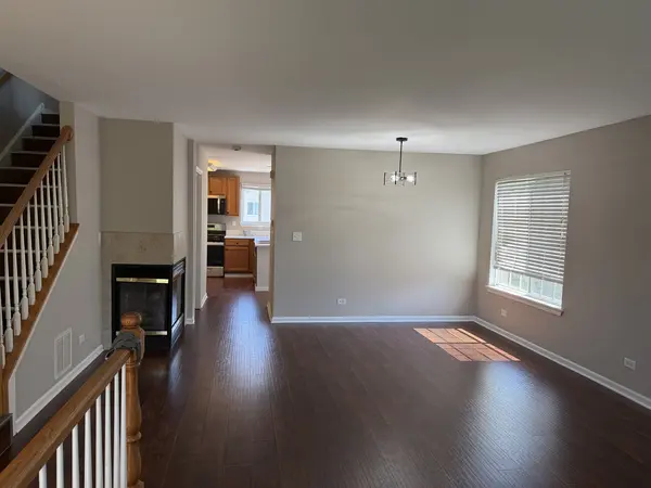 955 EMERALD DR, Pingree Grove, IL 60140