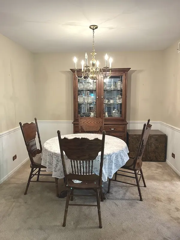 27 Exeter CT #202A, Naperville, IL 60565