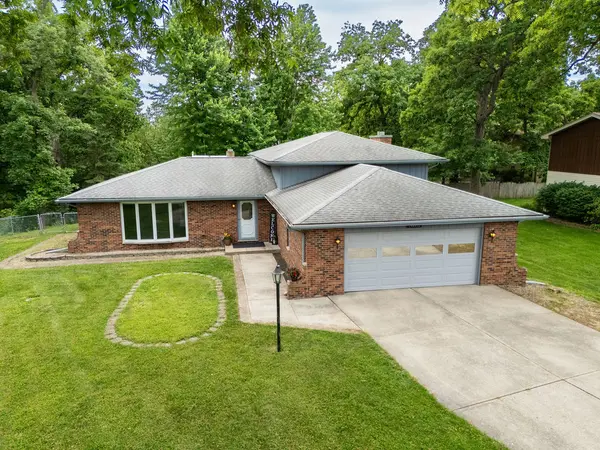 24445 W Lancelot LN, Joliet, IL 60404