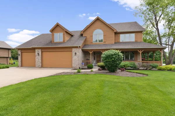 1223 Leinster DR, Lemont, IL 60439