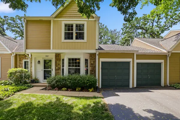 1945 Ozark Pkwy, Algonquin, IL 60102