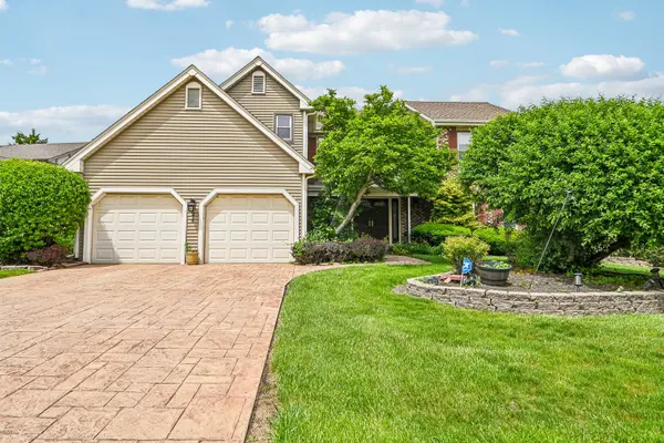 214 Carmelhead LN, Schaumburg, IL 60193