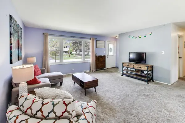 345 E View ST, Lombard, IL 60148