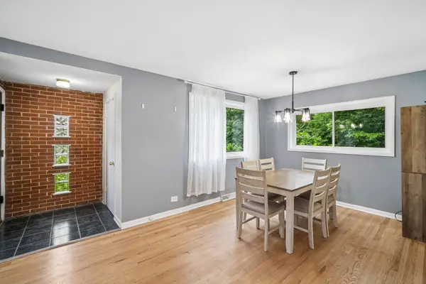 221 Dodge AVE #B, Evanston, IL 60202