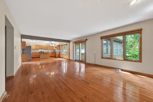 850 Young ST, Lemont, IL 60439