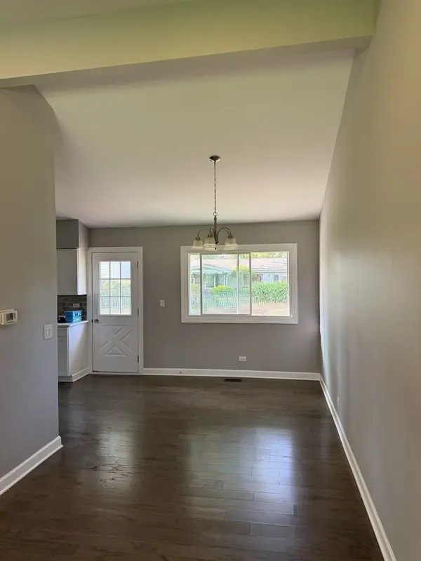 910 Fairlawn AVE, Libertyville, IL 60048