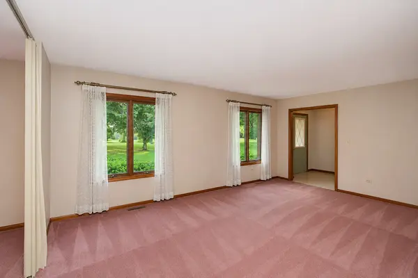 5217 Briarwood RD, Woodstock, IL 60098