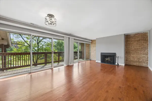 5852 Forest View RD #F, Lisle, IL 60532