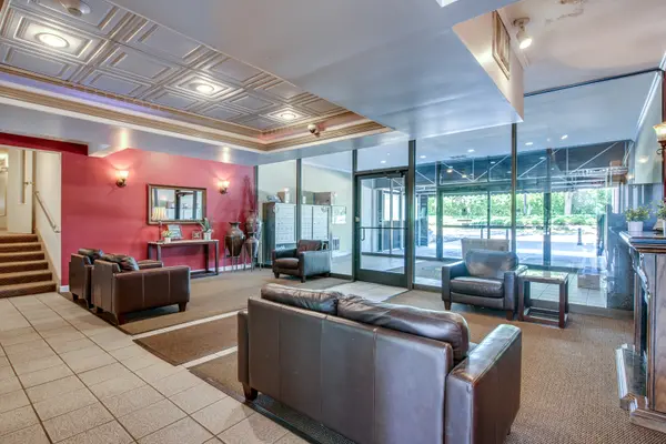 2015 S. Finley RD #612, Lombard, IL 60148