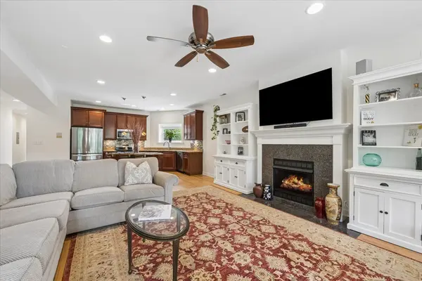 1529 W Touhy AVE #2, Chicago, IL 60626