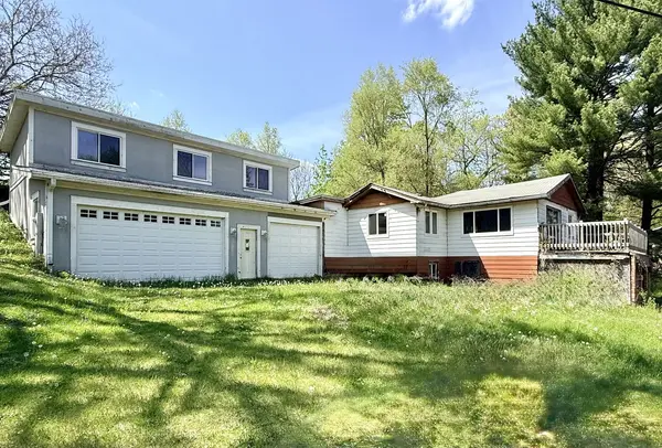 4923 W Wonder Lake DR, Wonder Lake, IL 60097