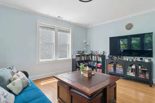 4704 N Kasson AVE #3, Chicago, IL 60630