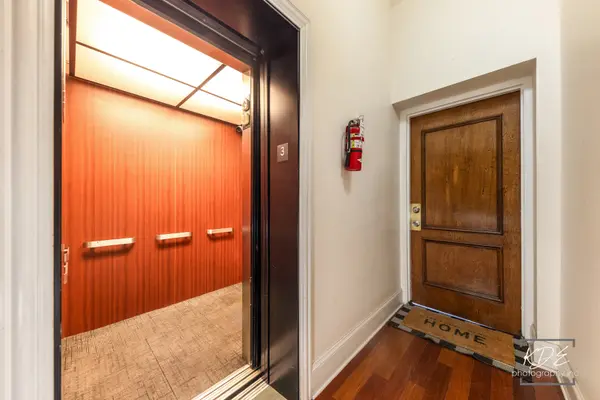 700 W Grand AVE #3E, Chicago, IL 60654