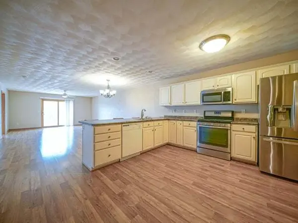1629 Warrenton CT #1629, Byron, IL 61010