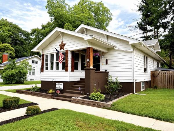 520 E 6th ST, Centralia, IL 62801