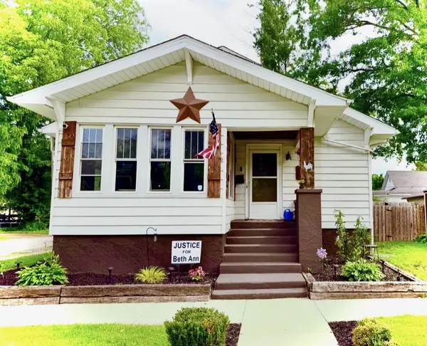 520 E 6th ST, Centralia, IL 62801