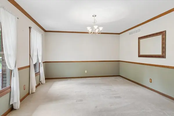 39W550 Deerpath RD, Aurora, IL 60506