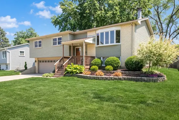 2413 Sioux AVE, Woodridge, IL 60517