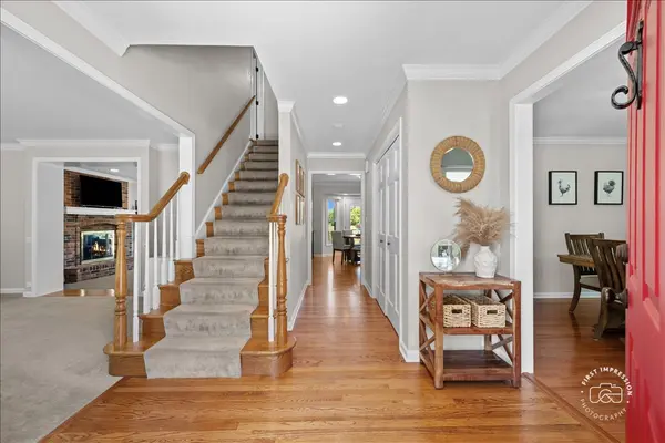 39W016 W Hilltop DR, St. Charles, IL 60175