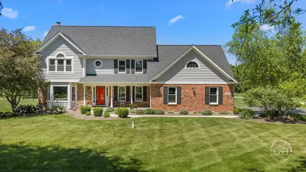 39W016 W Hilltop DR, St. Charles, IL 60175