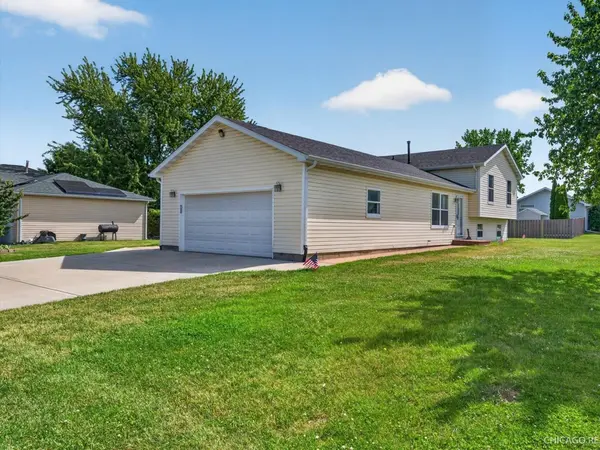 909 Northfield AVE, Harvard, IL 60033