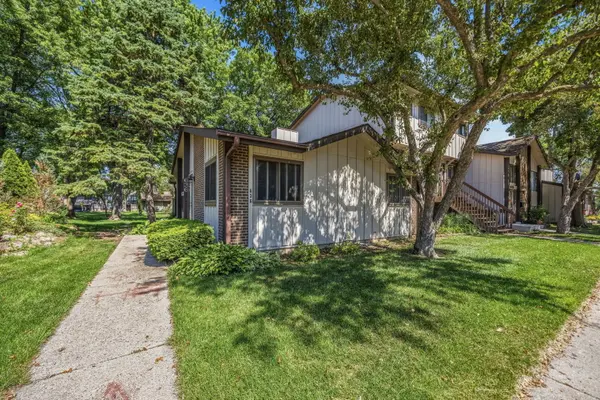 636 FORUM DR #636, Roselle, IL 60172