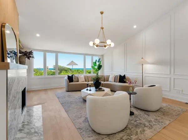 3700 N Lake Shore DR #702, Chicago, IL 60613