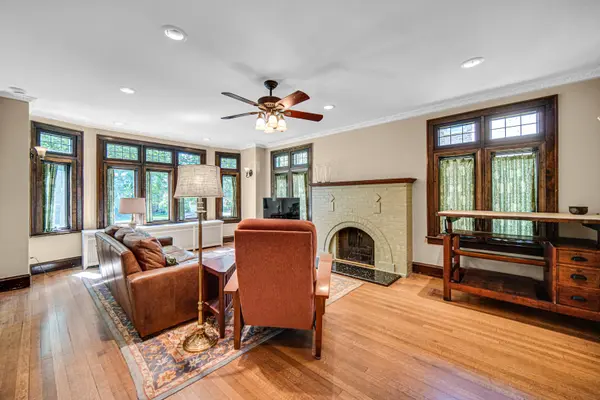 9553 S Hamilton AVE, Chicago, IL 60643