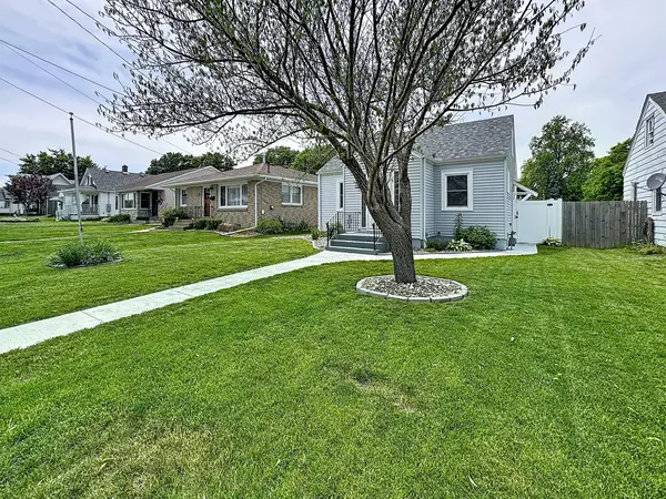 1841 32nd ST, Moline, IL 61265