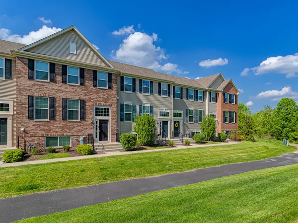 1609 Deer Pointe DR,  South Elgin,  IL 60177