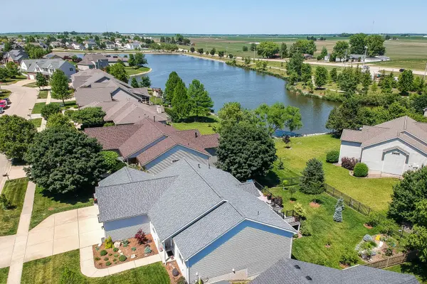 2402 Sanford LN, Normal, IL 61761