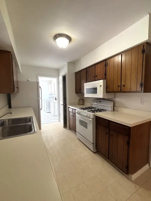 22 Guilford RD, Montgomery, IL 60538