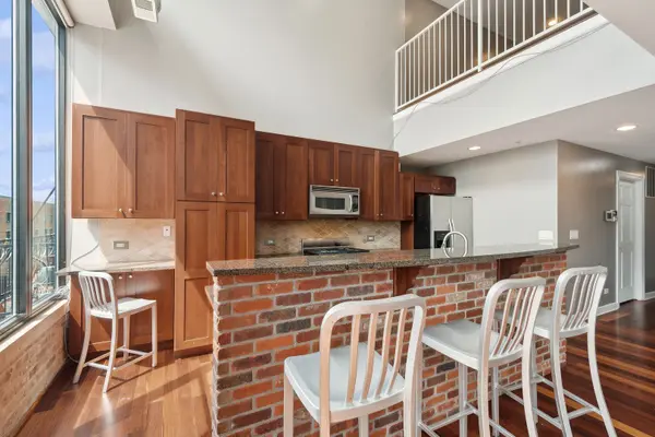 70 E 18th ST #4E, Chicago, IL 60616