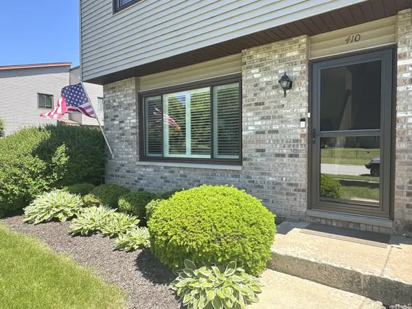 410 Circlegate RD #410, New Lenox, IL 60451