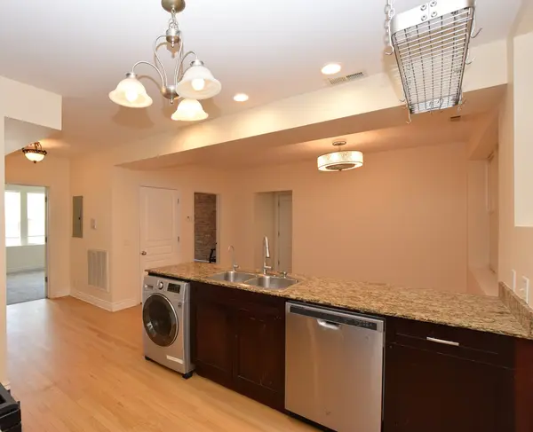 2840 W Glenlake AVE #2D, Chicago, IL 60659