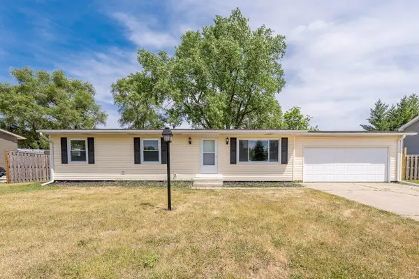 2212 Fairview LN, Mchenry, IL 60051