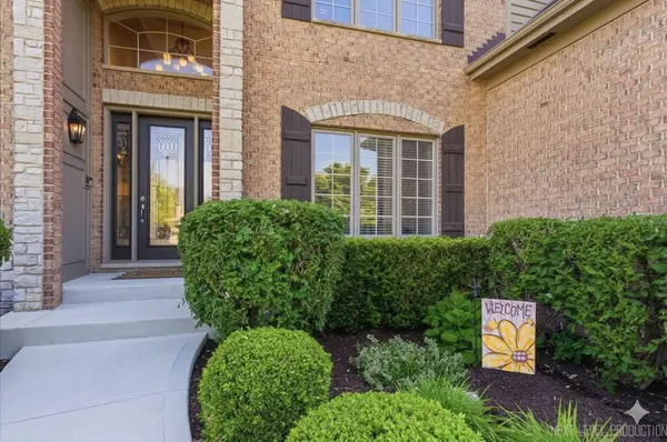 3732 Timber Creek LN, Naperville, IL 60565