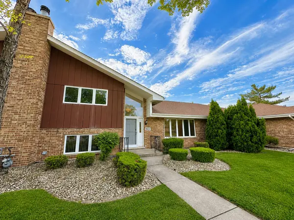 18222 Michigan CT, Orland Park, IL 60467