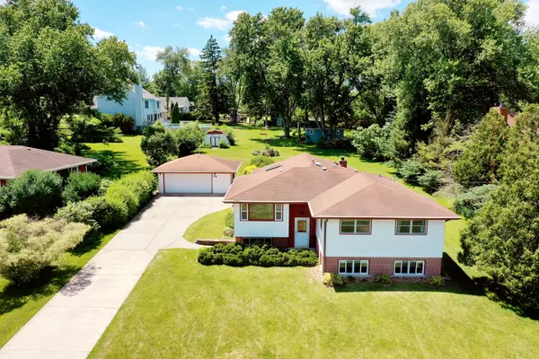 309 E Circle DR, New Lenox, IL 60451