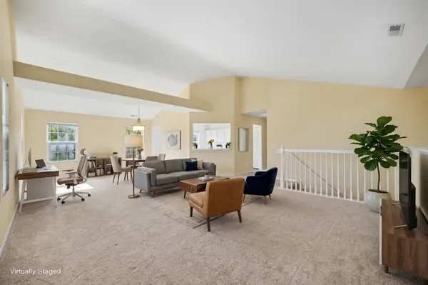 2906 Stonewater DR #2906, Naperville, IL 60564