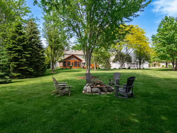 731 Jamestowne RD, Sleepy Hollow, IL 60118