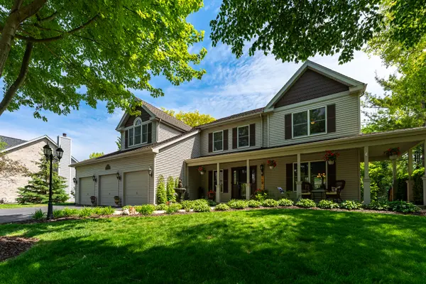 731 Jamestowne RD, Sleepy Hollow, IL 60118
