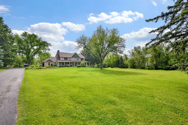 41W555 Wayne DR, St. Charles, IL 60175