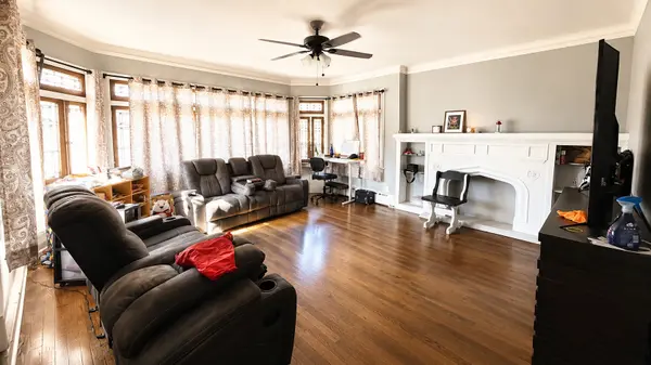 3005 W 55th ST, Chicago, IL 60632