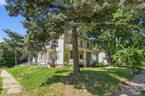 903 W 14th ST, Davenport, IA 52804